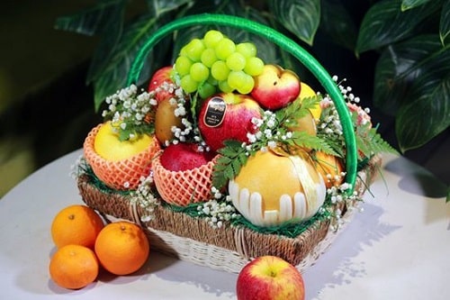 giỏ trái cây làm quà ra mắt bố mẹ chồng tương lai